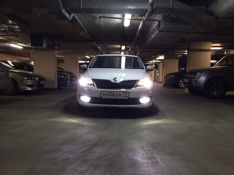 Противотуманки skoda рапид. Шкода рапид рестайлинг. Лампочки фары шкода рапид 2016. Led птф skoda rapid 2018. Ценники на шкода рапид с 0.