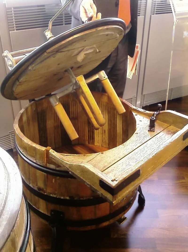 первая стиральная машина. первая стиральная машина 1851. первая стиральная машина 1851. первая стиральная машина. уильям блэкстоун стиральная машина.