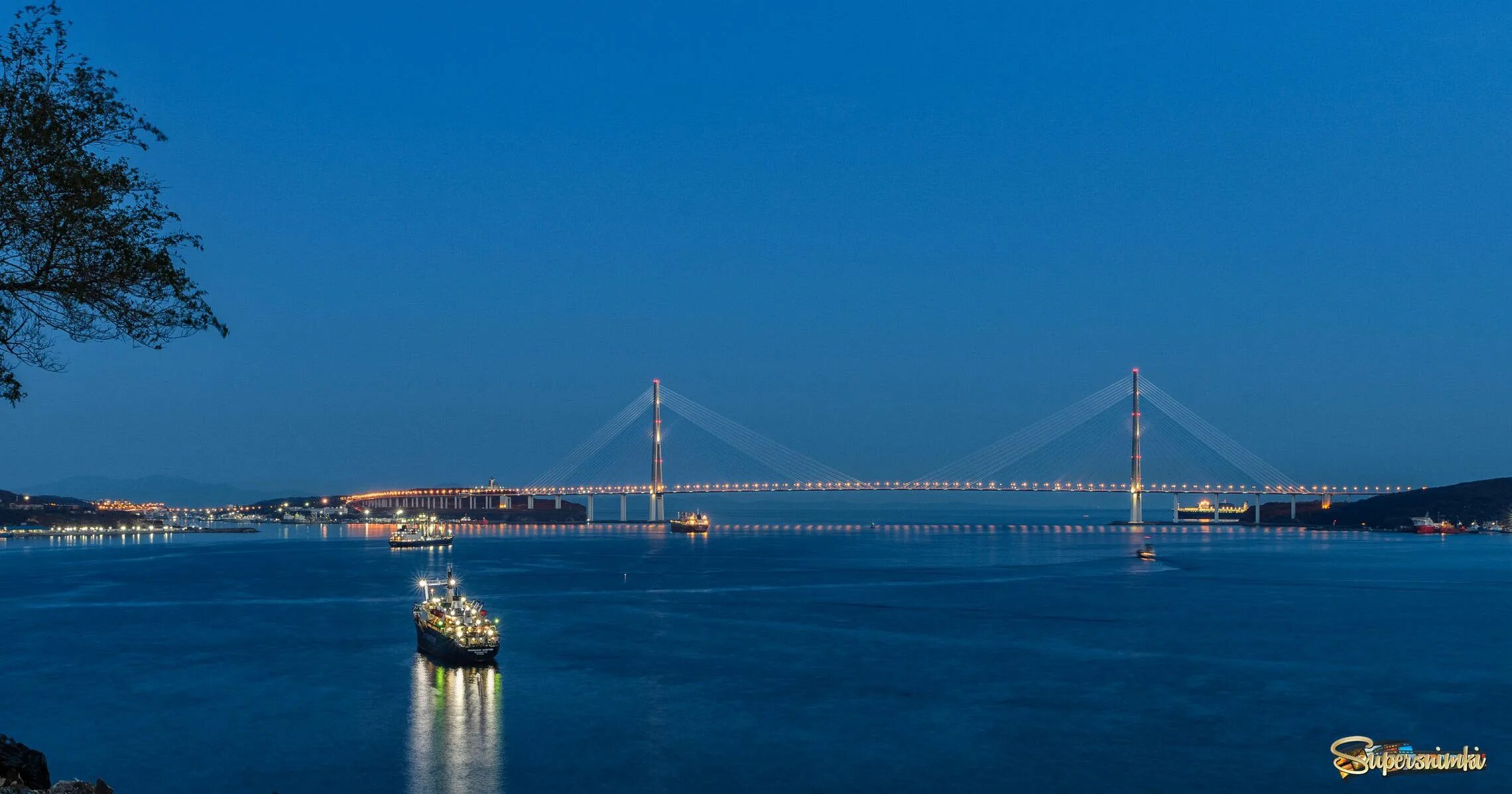 Пролив босфор океан. Стамбул Босфорский пролив. Пролив Босфор Восточный. Пролив Босфор набережная Турции. Пролив Босфор мост.