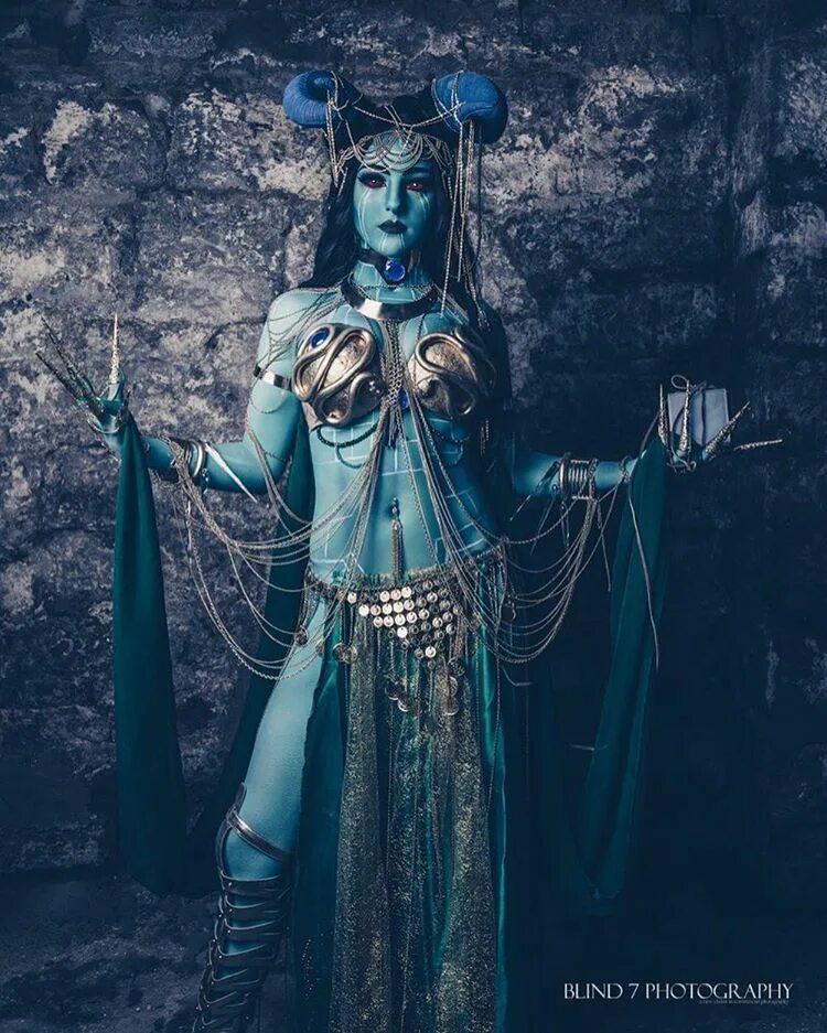 Tiefling cosplay. Локи r63. Тифлинг косплей. Косплей на тифлингов. Тифлинг девушка косплей.