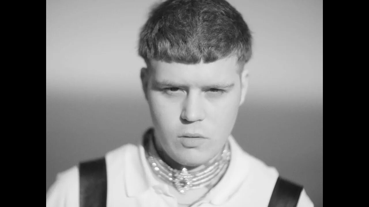 Yung lean unknown death 2002. Янглин 2002. Yung lean фото. Poison ivy yung lean. Yung lean стрижка.
