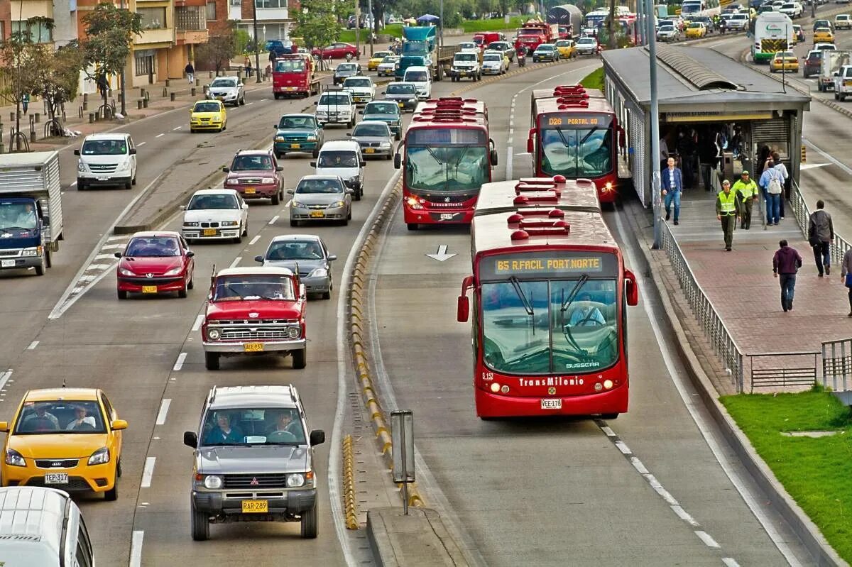 BRT Богота. Богота метробус. Метробус Бразилия. Транспорт.