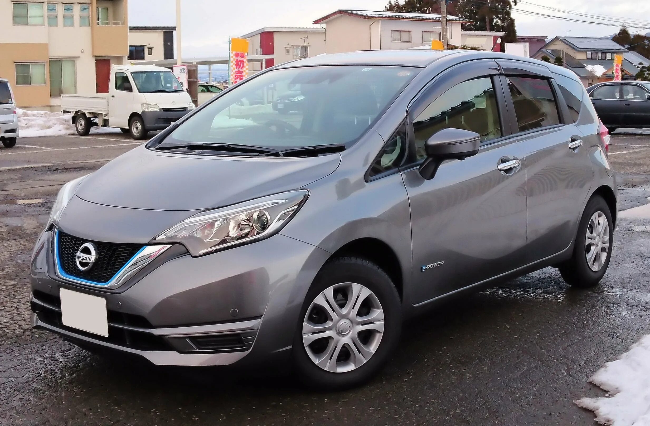 Ниссан нот епавер. Nissan note e-power 2017. Nissan note 2017 гибрид. Nissan note 2017 гибрид. Nissan note epower nismo.