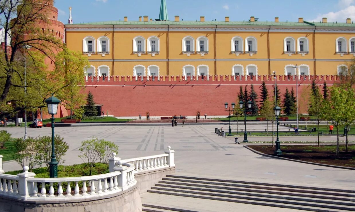 Содержание александровский сад 3. Александровский сад москва. манеж александровский сад. александровский сад бове. александровский сад нижний новгород.