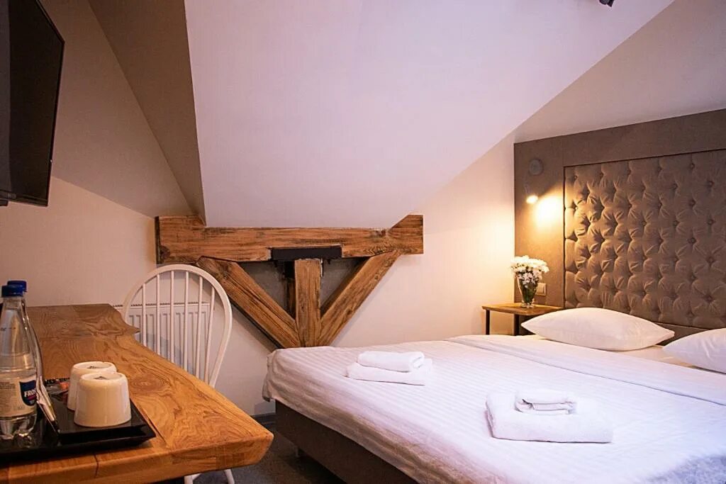 Honey bridge калининград. Гостиница калининград мост. Медовый мост в калининграде. У медового моста. У медового моста.