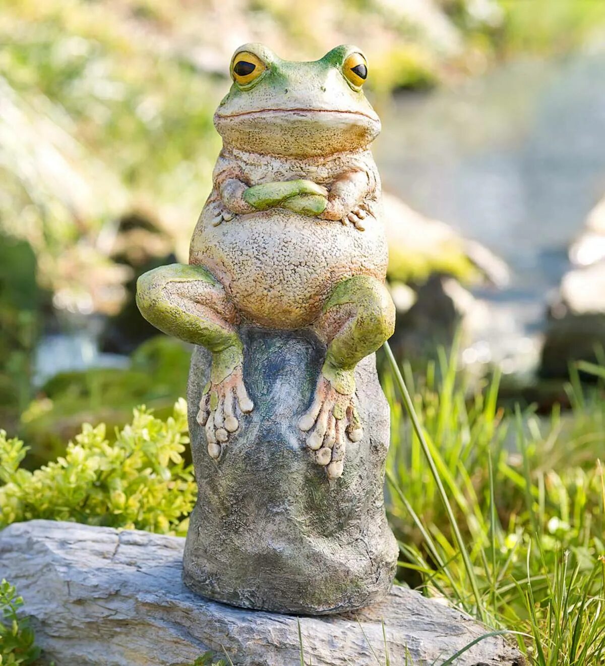 Статуя лягушки. Фигура лягушка. Лягушка скульптура. Памятник жабе. Скульптура лягушки для сада.