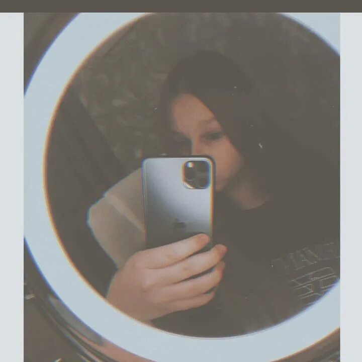 Леди айфон зеркала. Iphone 13 pro max selfi. Девочка с айфоном 6. Яна петрова вологда. Красивая девочка с айфоном 12 лет.