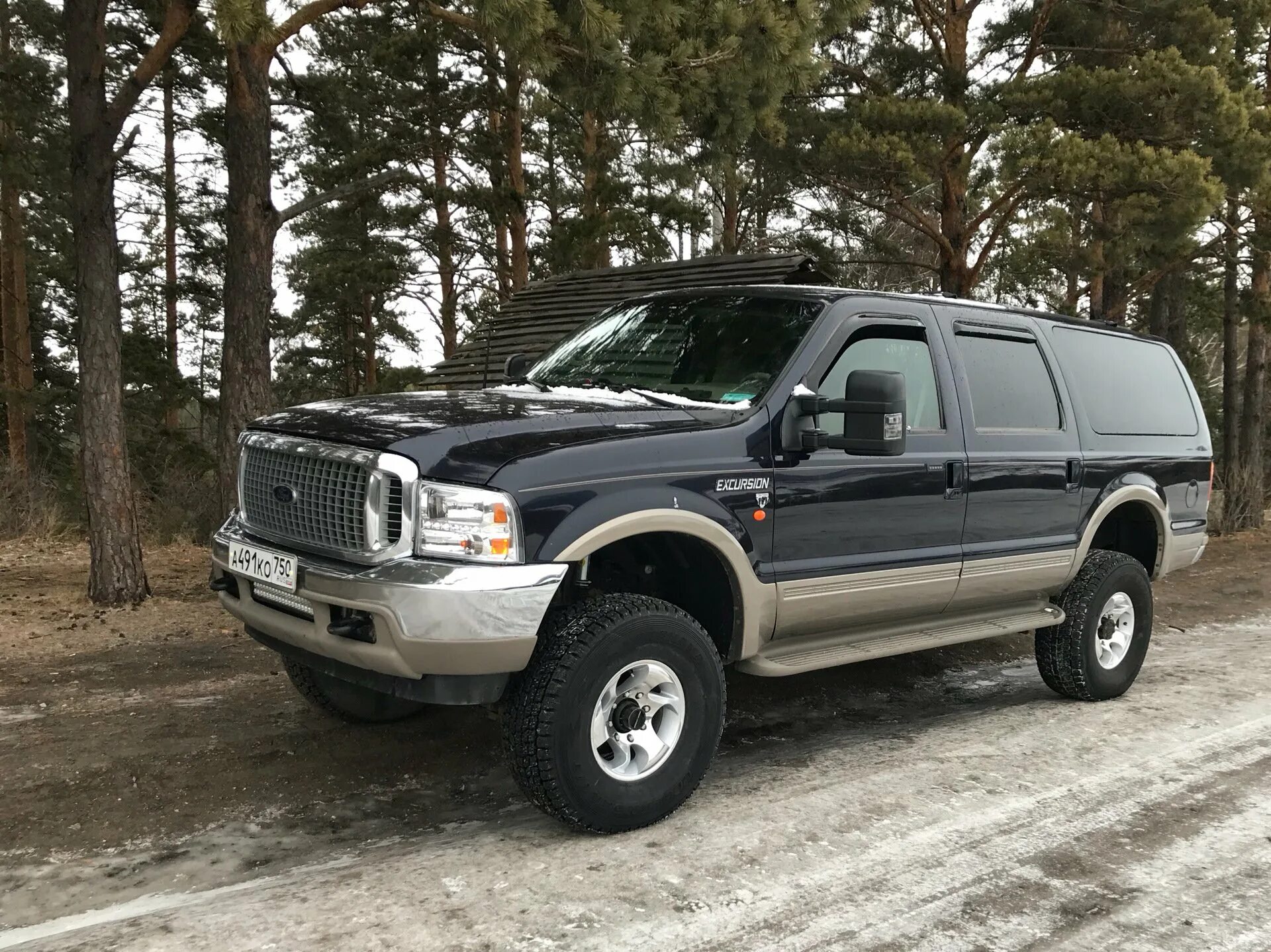 Купить форд экскурсион. Ford Excursion 2005. Форд Экскершн 2000. Ford Excursion 2015. Ford Excursion 2011.