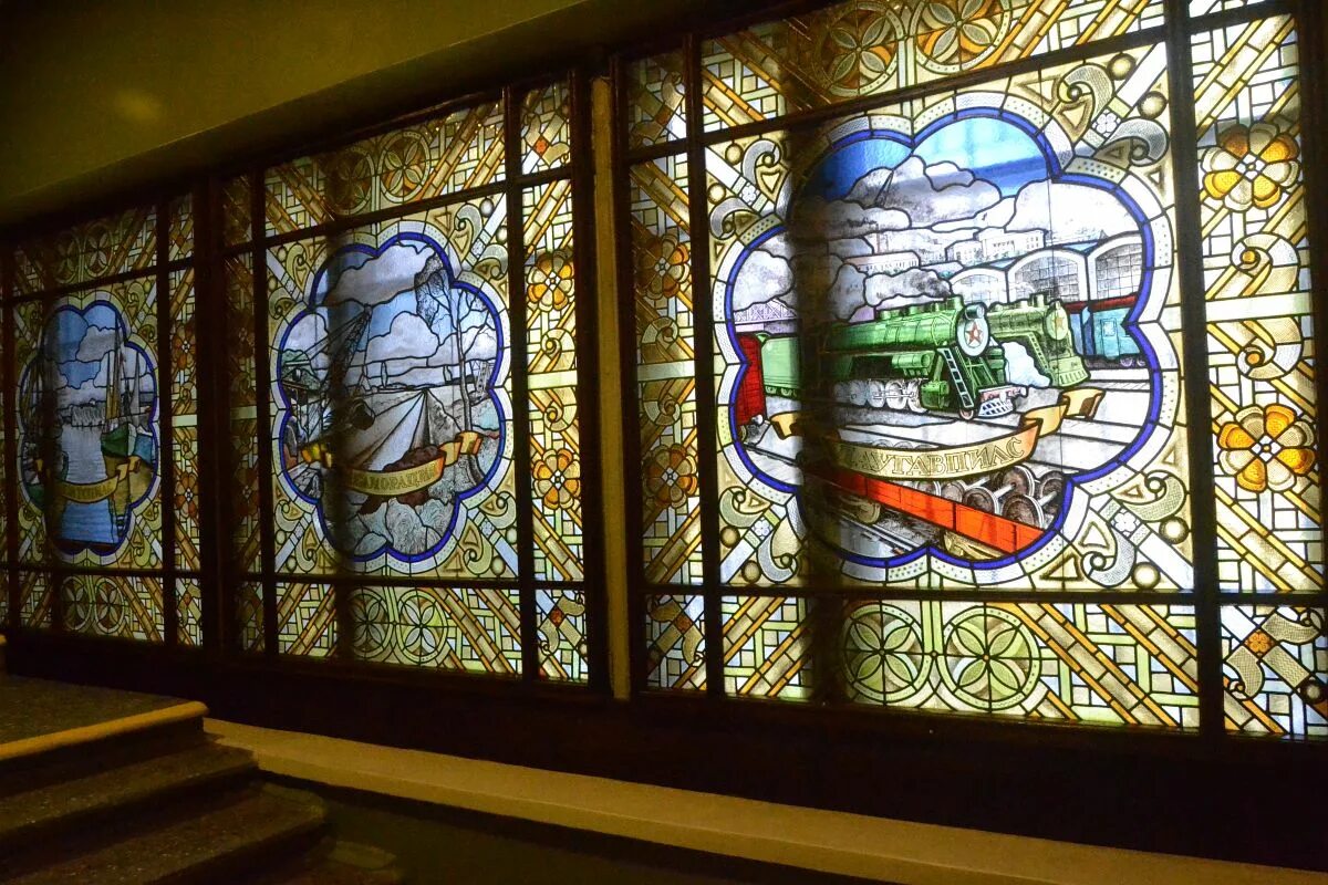 Старинные витражи. Техника тиффани витраж. 9 витраж. Сюжетный витраж. Чешские витражи.