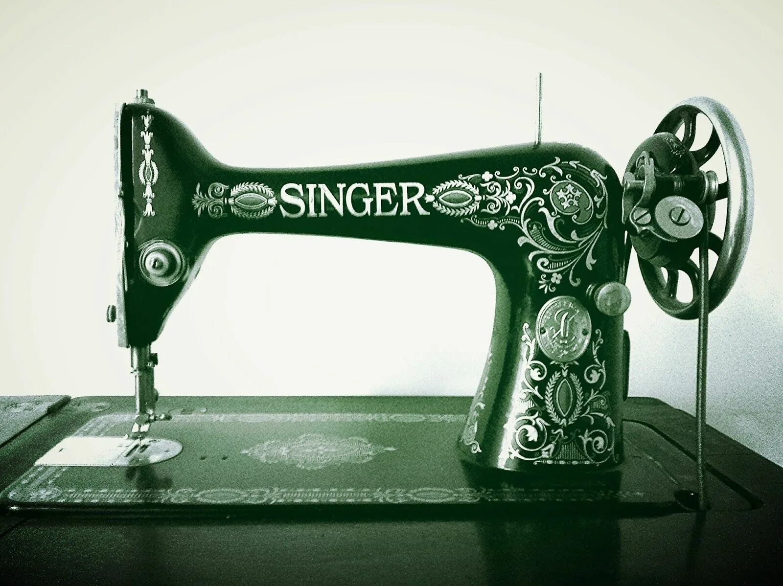Дорогая швейная машинка. Швейная машинка (Zinger super 2001). Швейная машинка Зингера 1841. Швейная машина Зингер Германия т237890.