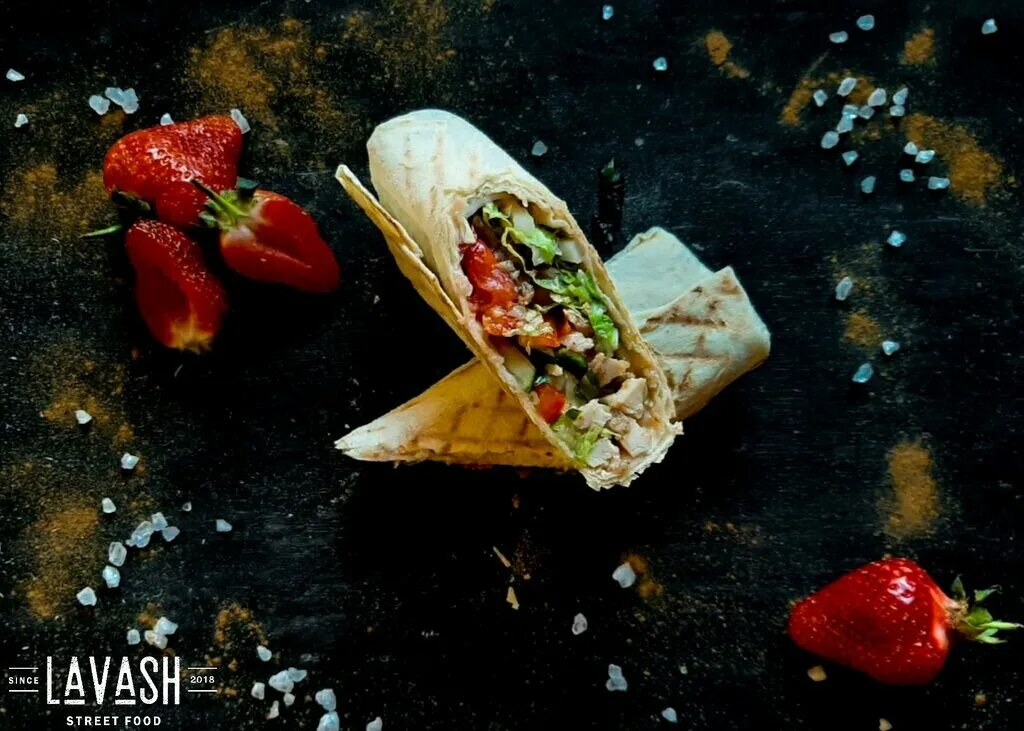 Шаурма клаб ульяновск нариманова. Ул горького 61а киров. Стрит фуд киров. Фаст фуд в крыму. Кофейня вкус искусства.