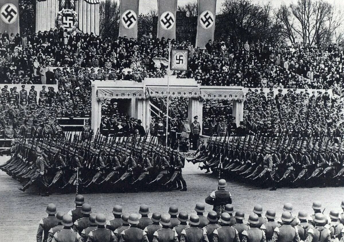 Сколько лет нацистской германии. Hitler Birthday Parade 1939.