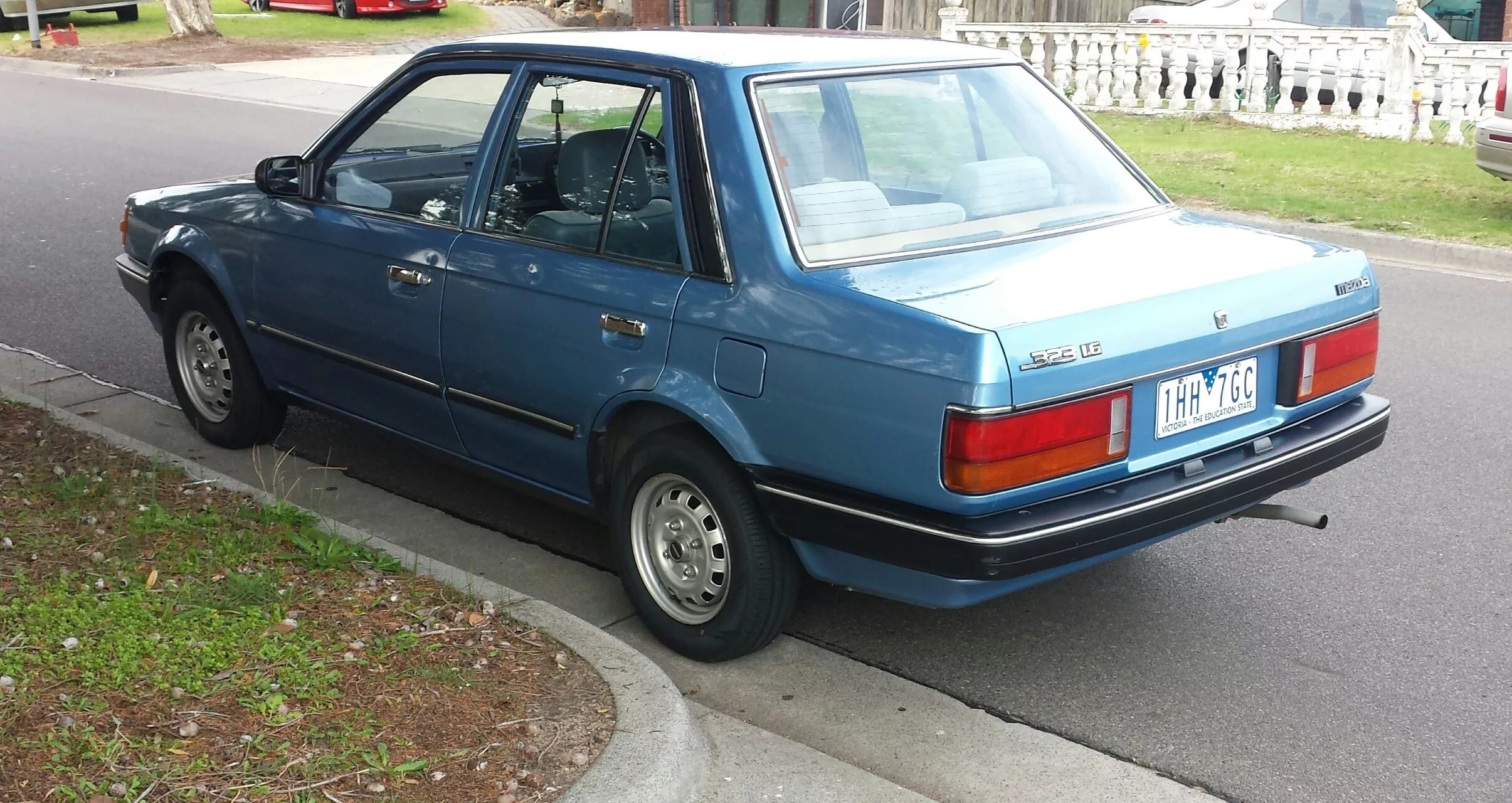 Mazda 323 1986 седан. Mazda 323 1987. Мазда 323 bf седан. Mazda 323 1987 седан. Мазда 1986