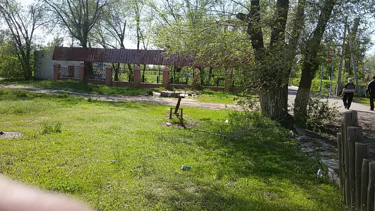 Новый парк горняков. Парк горняков. Парк горняков. Молодёжный оленегорск сквер парк. Покров днепропетровская область парк горняков.