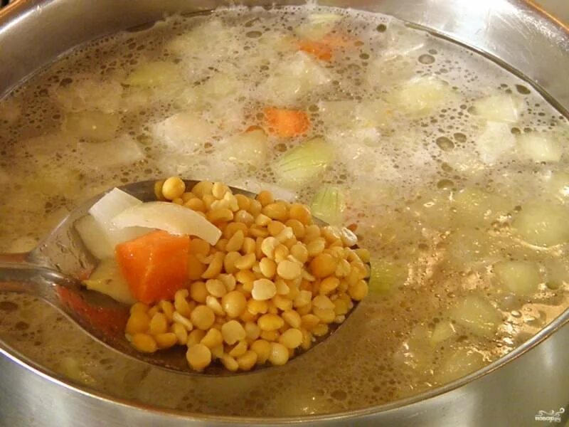 Как варить гороховый суп фото Вкусный гороховый суп с копченостями и мясом