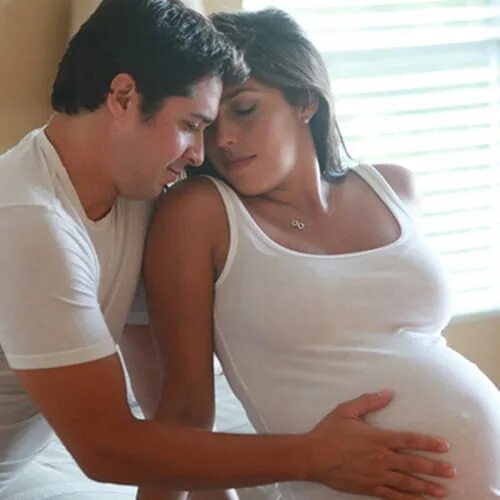 Блогерша вышла замуж за пасынка. Беременная мачеха. Беременная спит. Беременная мама и взрослый сын. Мачеха забеременела.