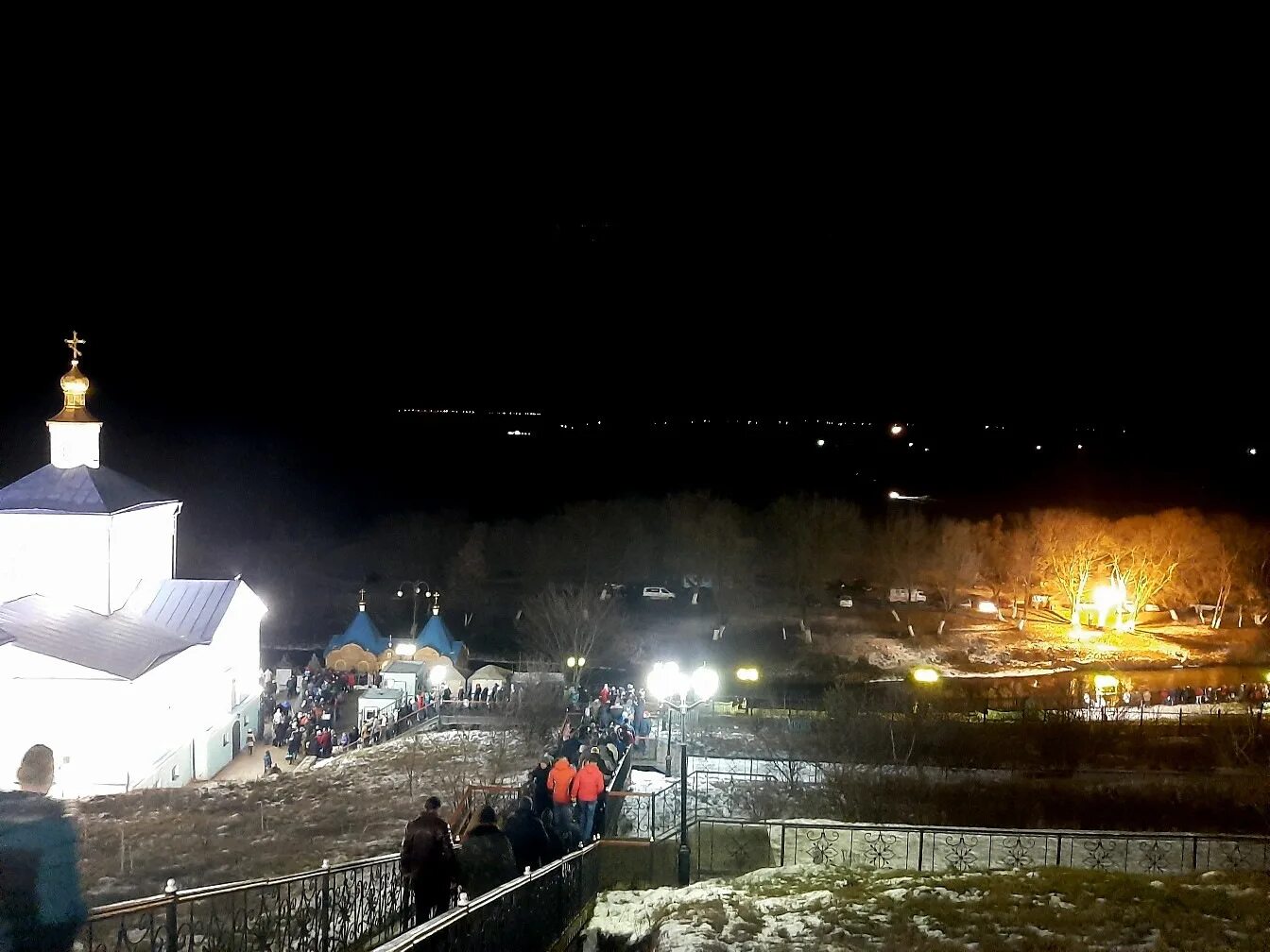 Коренная пустынь крещение. С праздником православные христиане крещением. Крещение коренная пустынь. Коренная пустынь курск зимой. Курская коренная пустынь купель.