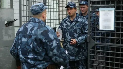Сотрудник исправительной колонии