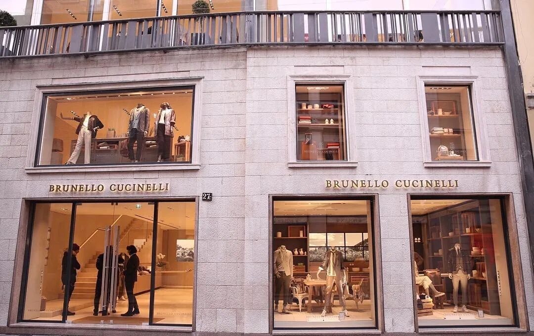 Brunello cucinelli бутики. Магазин брунелло. Брунелло кучинелли магазин. Brunello cucinelli бутики. Брунелло кучинелли логотип.