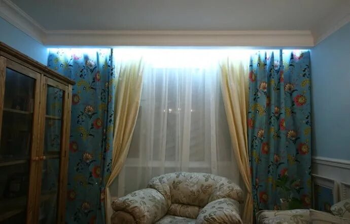 Подсветку над окном. Подсветку над окном. Подсветка штор. Светодиодная лента на окне. Подсветка штор светодиодной лентой.