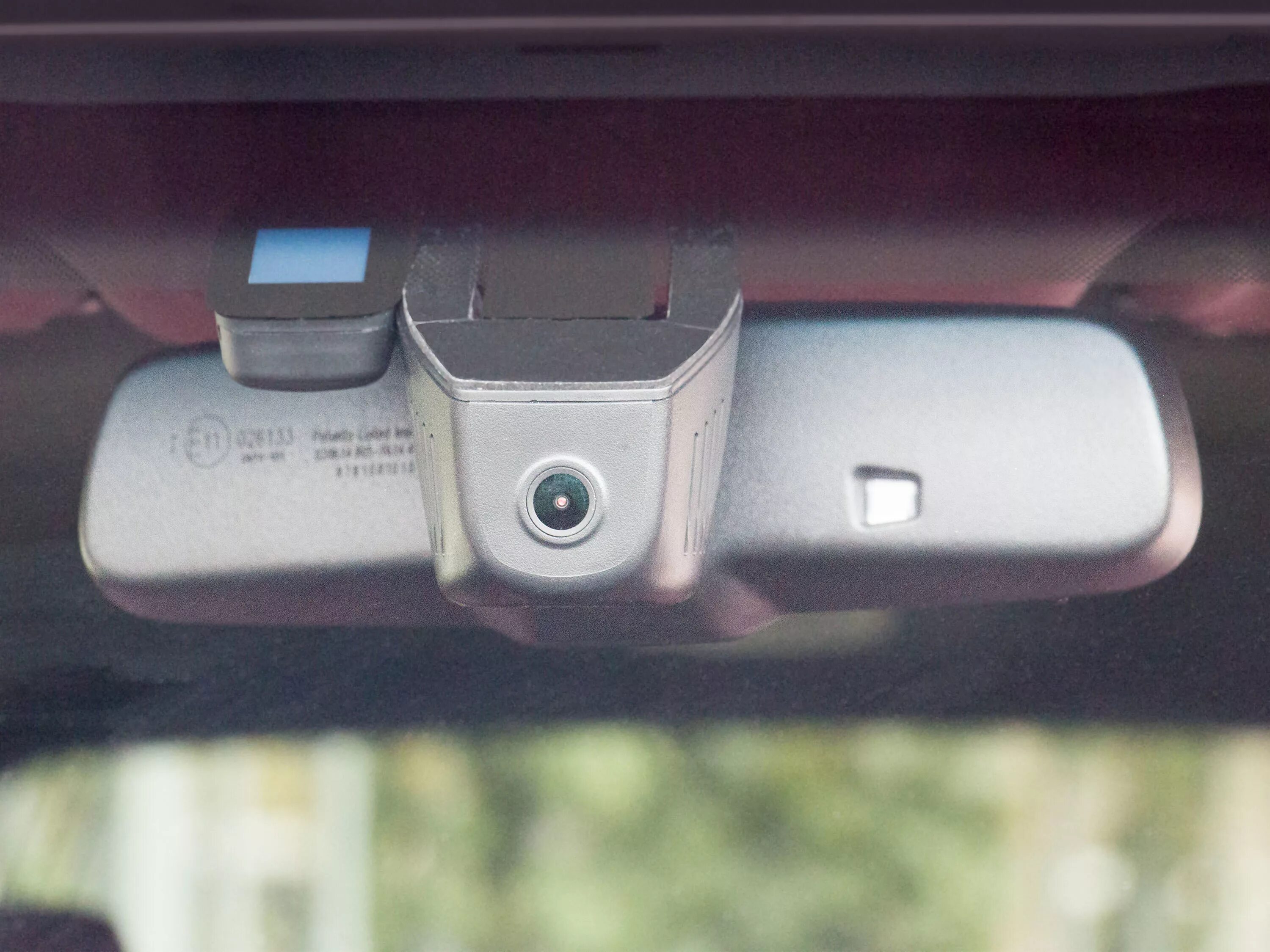 Штатный видеорегистратор тойота рав 4. Видеорегистратор тойота рав 4. Штатный видеорегистратор тойота рав 4 2018. Видеорегистратор в тойота рав 4 2020 года. 2 видеорегистратора в королла 150.