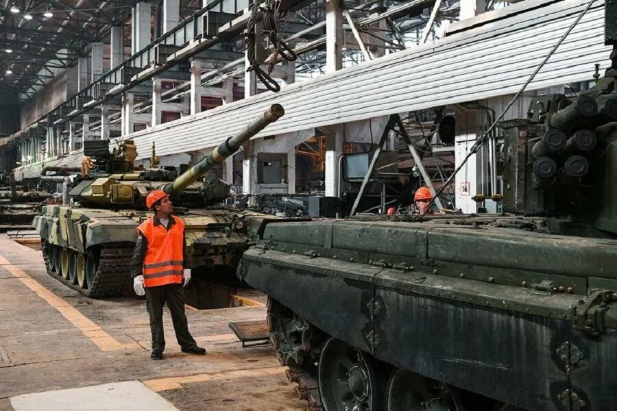 Военная промышленность стран. T 90 Уралвагонзавод. УВЗ т90м. Танк т-90 Уралвагонзавод. Уралвагонзавод Нижний Тагил танки.