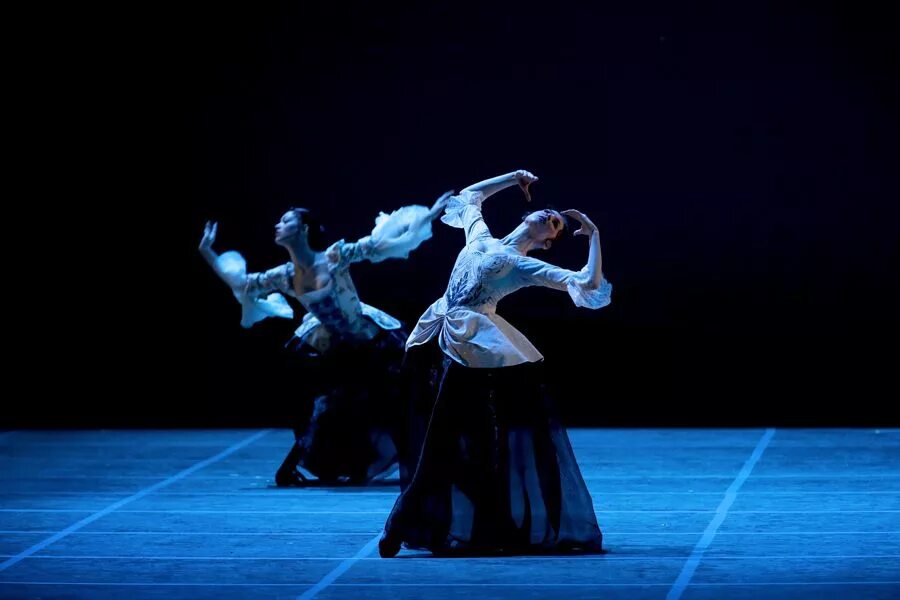 Кремлевский балет волшебная флейта солистка. Мариинский театр балет. Балет моцарта. Корсар балет уфа. Балет моцарта.