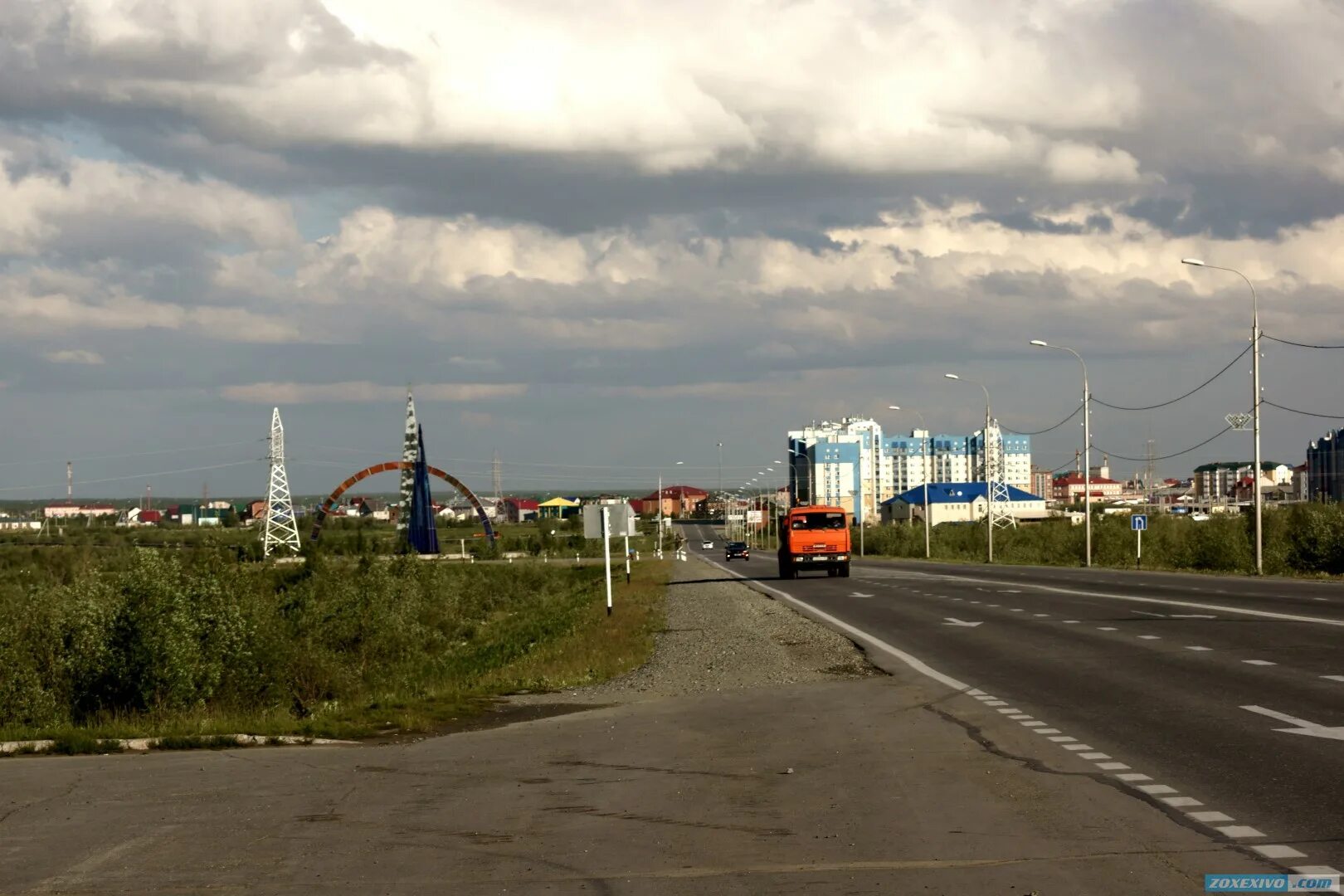 Волгастом салехард. Полярный круг Салехард. 66 Параллель Салехард. Салехард фото города.