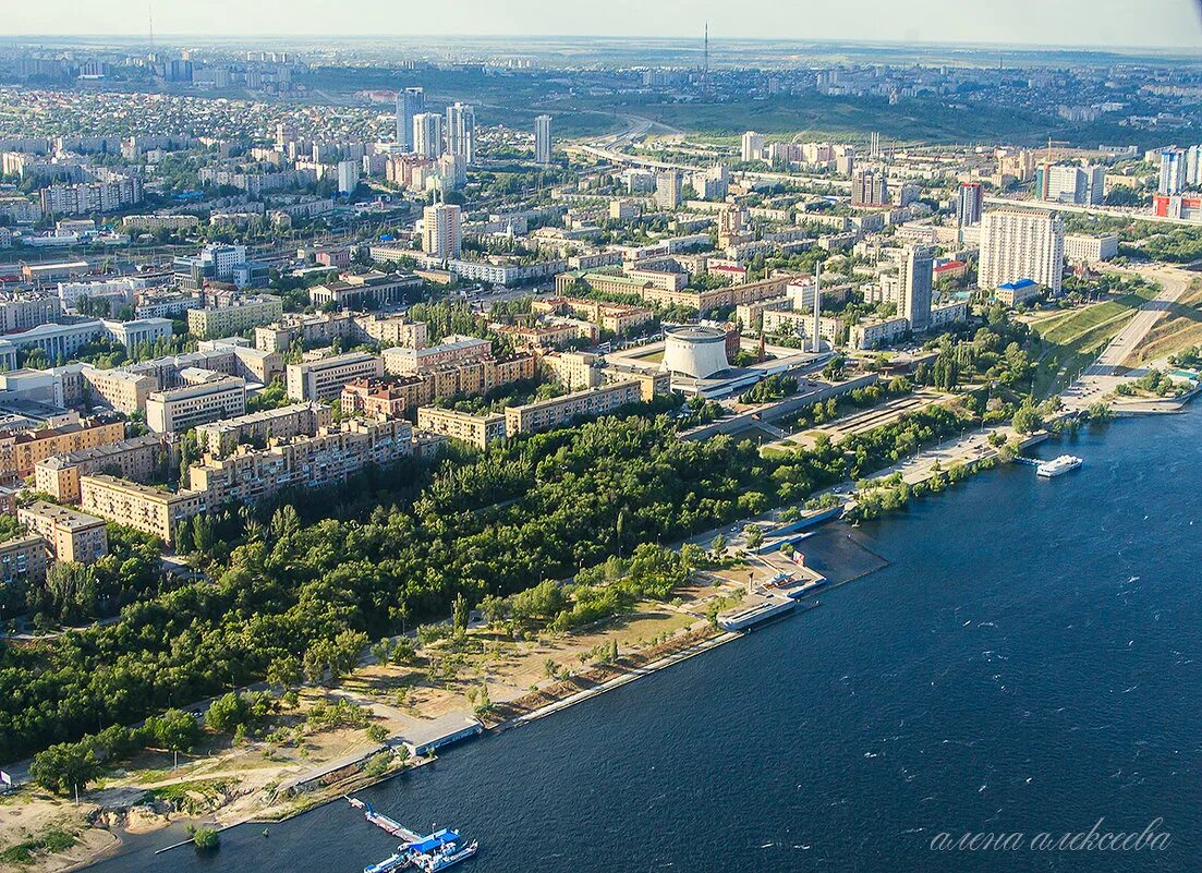 Хороший красноармейский. Волгоград с птичьего полета. ВОЛГОГРАДСВЫСОТЫПТИЧЬЕГОПОЛЁТА. Город Волгоград с высоты птичьего полета. Волгоград центр с высоты птичьего полета.