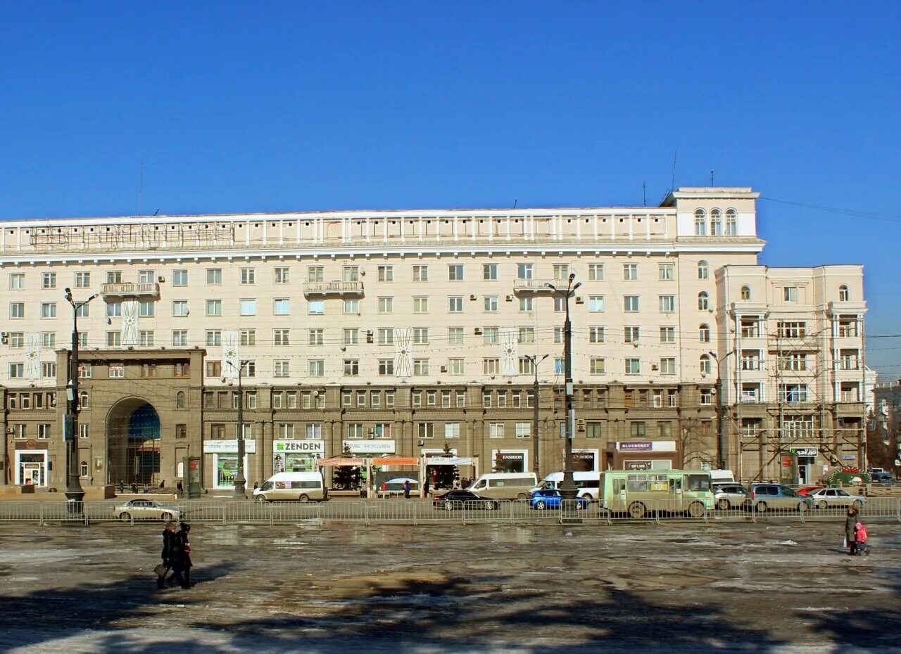 Площадь революции 1б. Площадь революции челябинск. челябинск 2010.