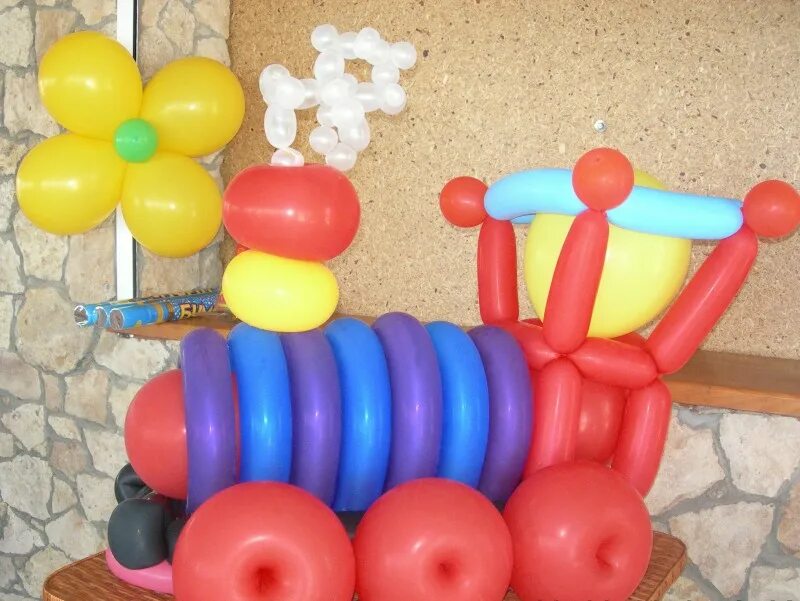 Уроки с шарами. Поезд из шаров. Паровозик из шаров. Паровоз из шариков. Моделирование из воздушных шариков.