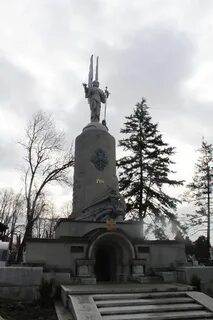 Памятник русским воинам