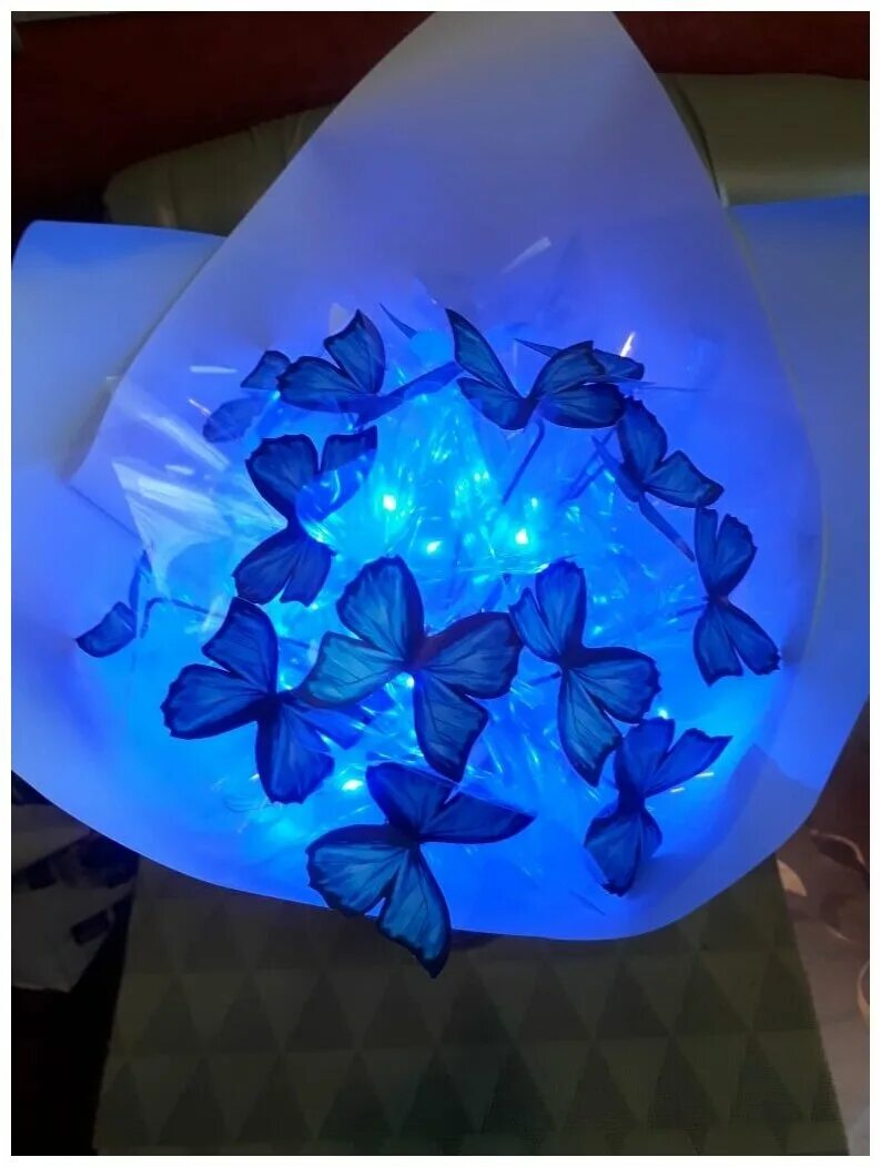 букеты с бабочками светящиеся. букет из синих бабочек. букеты из бабочек светящиеся. букет с бабочками светящийся. букеты из бабочек святящиеся.