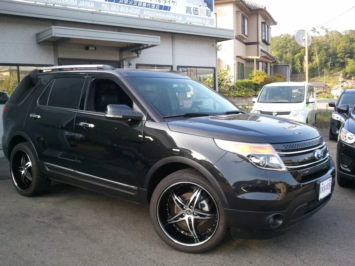 Диски эксплорер 5. Ford explorer диски 22. ford explorer 5 диски. диски на форд эксплорер 5 r22. форд эксплорер на дисках р22.
