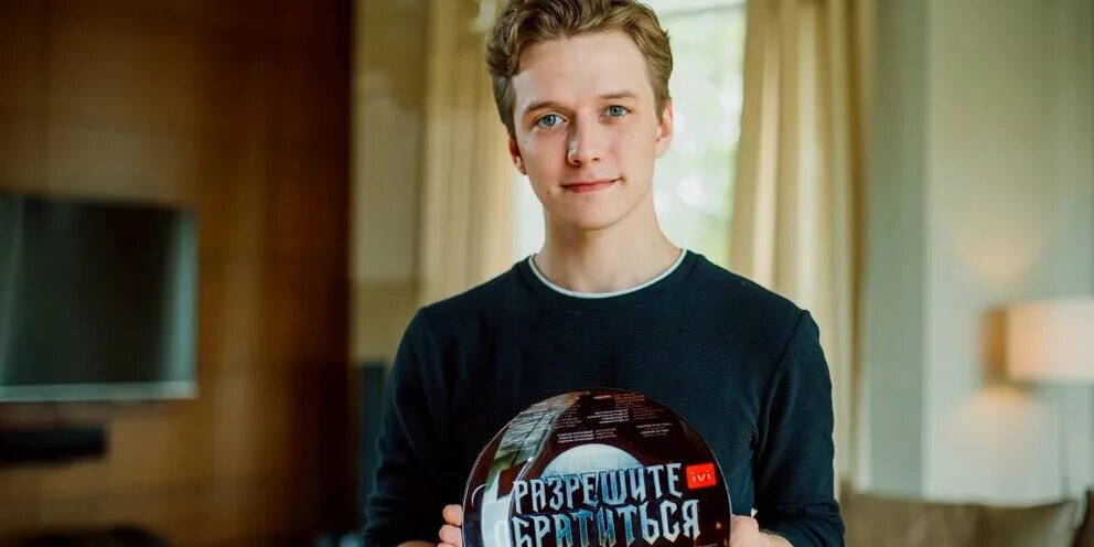 Вадим андреев в молодости. Вася рогов брат. Актеры сыгравшие сериалах плохие роли. Антон васильев павел семёнов невский. Юрий лахин актер.