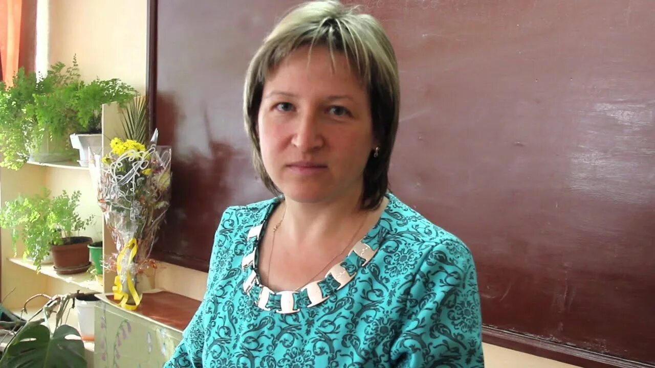 Фотографии глаз учителей. Открытки н день учителя. Любимый учитель социальный ролик. Классный учитель. Ролик учителям.