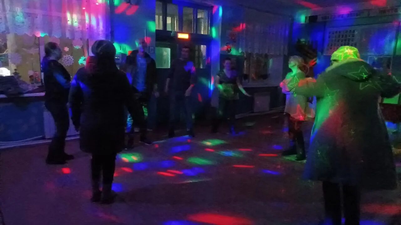 Песня в дк дискотека. Молодежная дискотека. Вечеринка фон. Дискотека во дворце культуры. Плакат дискотека 80-х.