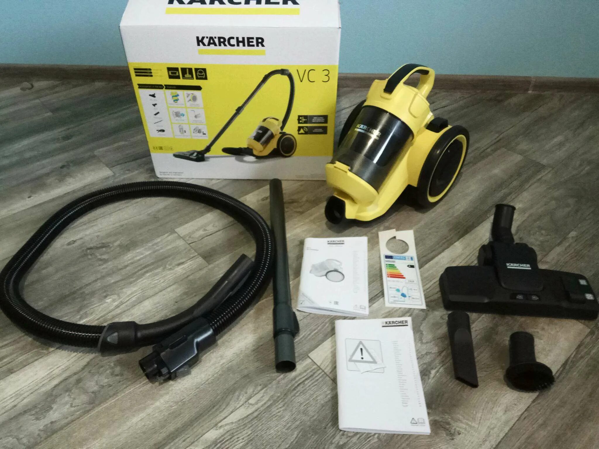 Karcher VC 3 (1.198-125.0). Karcher VC 3. Пылесос Керхер vc3. Пылесос кёрхер VC 3 Premium. Керхер vc3 купить