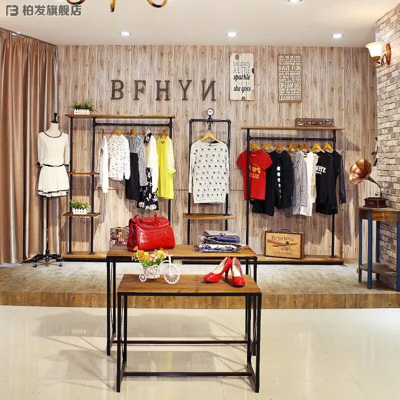 интерьер магазина джинсовой одежды. Loft одежда сайт. интерьер магазина лофт. Loft одежда сайт. шоу рум одежды в стиле лофт.