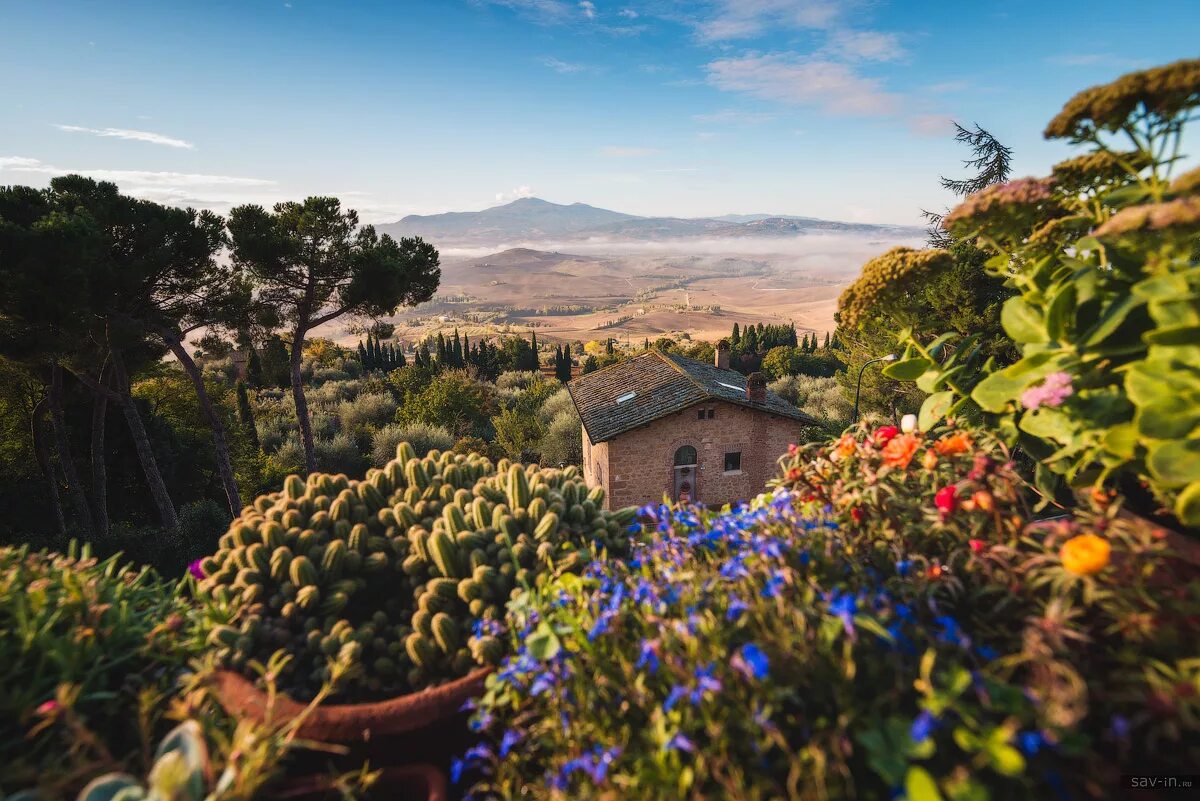 Путешествия по провинции. Миньяр горы. Цитадель каркассон франция. Чертальдо замок италия. Каркасонская крепость франция.