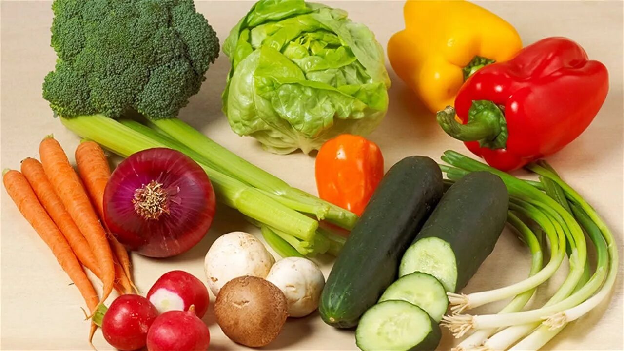 Очистка овощей. Калиево магниевая диета. Очищенные овощи и фрукты. Калиевые овощи. Чистка овощей и фруктов