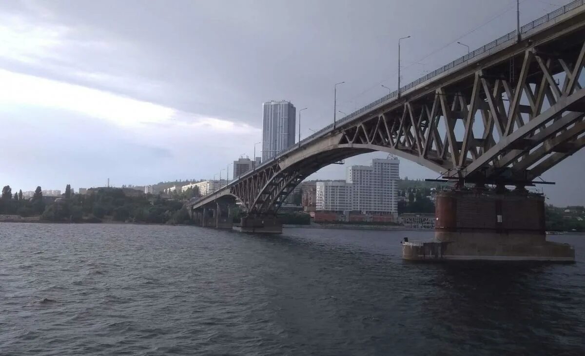 Мост через Волгу Саратов Энгельс. Саратовский Энгельсский мост. Автодорожный мост Саратов. Река Волга Саратовский мост.