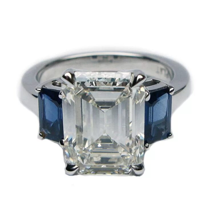 Изумрудная огранка бриллианта. Бриллиантами emerald cut. Изумрудная огранка бриллианта. Изумрудная огранка бриллианта. Изумрудная огранка бриллианта.