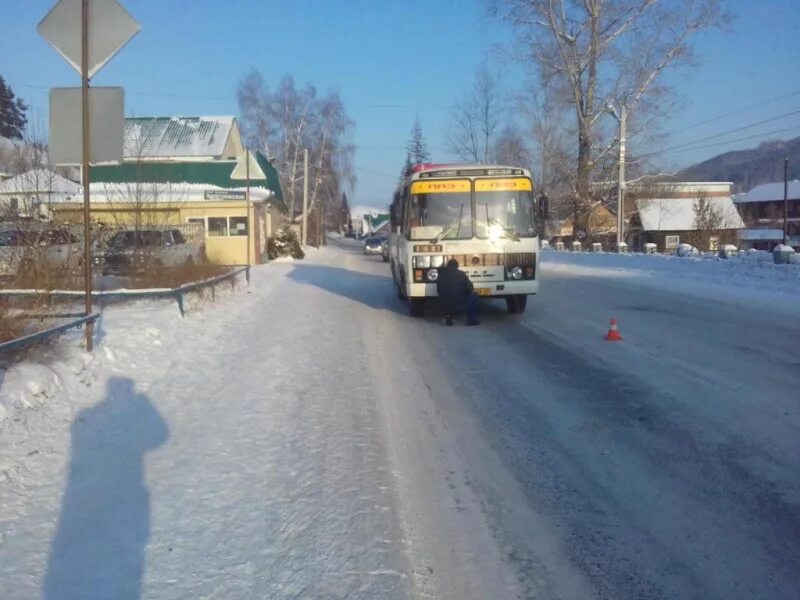 Колеса горно алтайск. Автобусы Кызыл Озек Горно Алтайск. Автовокзал в Горно Алтайске. Автобусы Кызыл озёк Горно-Алтайск. Автобусы Кызыл Озек Горно.