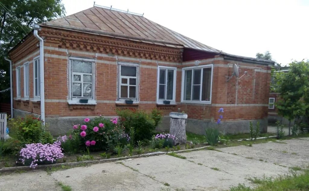 Дом в усть лабинском районе. Станица некрасовская усть-лабинский. станица усть-лабинская краснодарский край. станица вознесенская лабинский район. станица некрасовская усть-лабинский район краснодарский край.