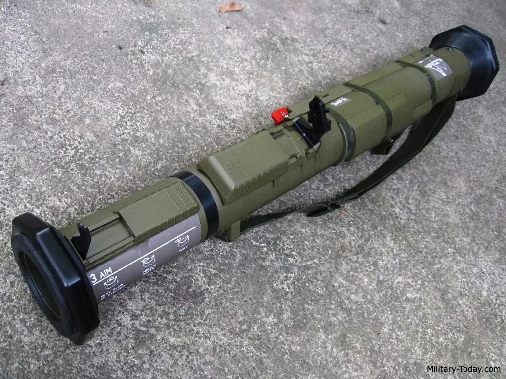 M136 at4. Противотанковый гранатомет at4. М136 ат4. Гранатомет m136 at4. Танк гранатомет