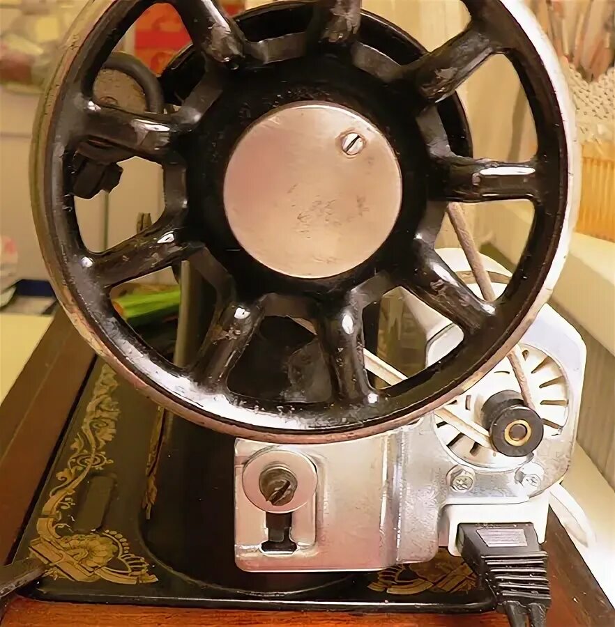 фрикционный винт для швейной машины чайка 142м. «чайка» пмз. машина зингер намотчик шпули. швейная машинка маховое колесо. швейная машинка маховое колесо.