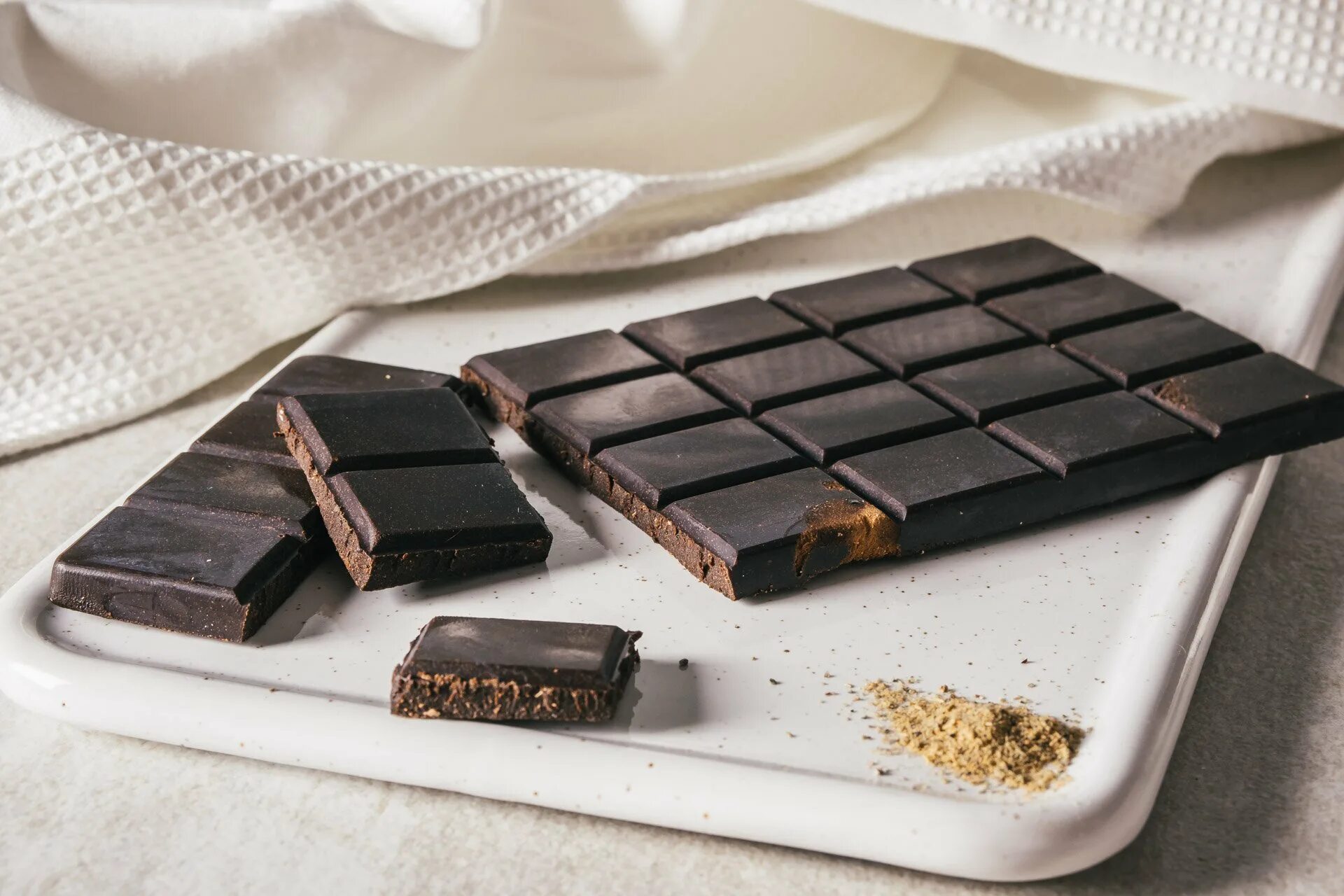 первая плитка шоколада. виды шоколада. первая плитка шоколада. плиточные шоколадки. плитка шоколада.