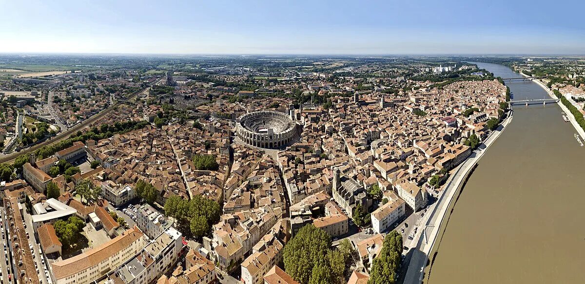 Париж эйфель панорама. Nimes франция. Арль франция. Амфитеатр в арле арль. Nimes франция.