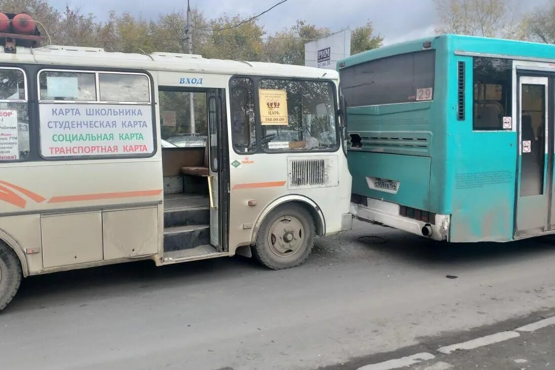 Новосибирск автобус ру. Автобус пазик Новосибирск. Автобус 2у Волжский. Маршрутка ПАЗ В Новосибирске.